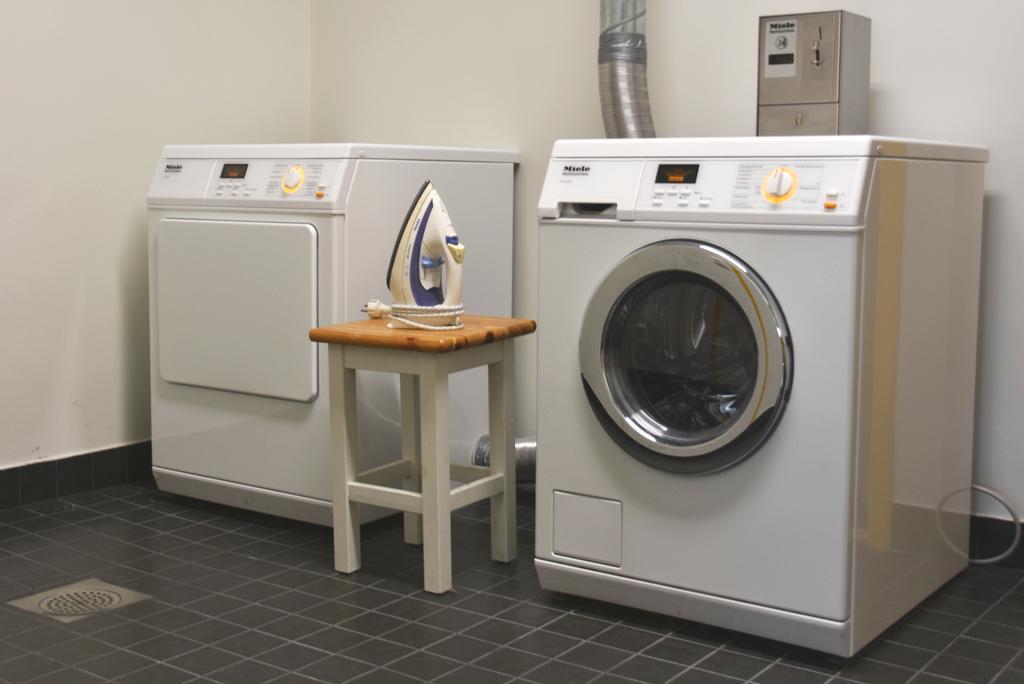 Saare Automatic Hostel Pärnu Kültér fotó